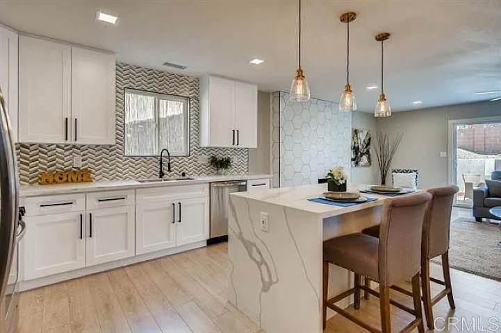 5 bed, 1648 sqft, $5,600 — Photo 2