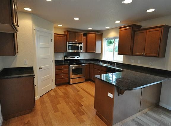 3rd image of 5220 Slate Ct SE