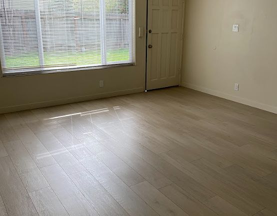 2nd image of 21261-21275 Hathaway Ave #21265
