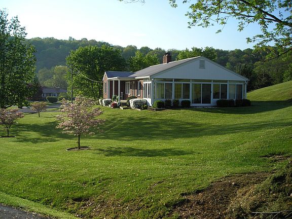 2nd image of 2332 Brandon Ln