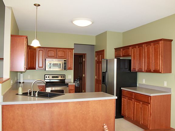 3rd image of 25098 Belmont Ct