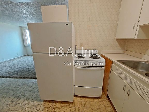 3rd image of 427 SW 9th St