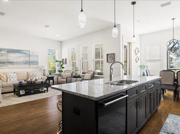 94 Lakeland Dr, Miramar Beach, FL 32550