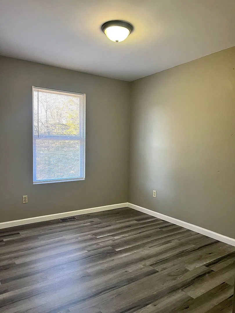 Briden Townhomes Spacious Living in a Serene Cul-de-Sac — Photo 4