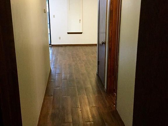 5th image of 6121 Alicia Dr