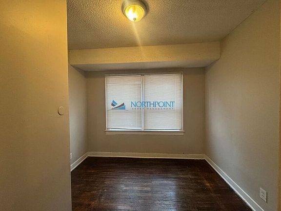 3rd image of 604 1/2 Lowell Ave