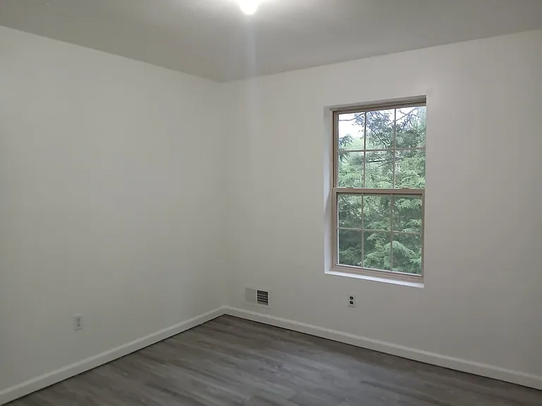 556 Airport Rd — Photo 25