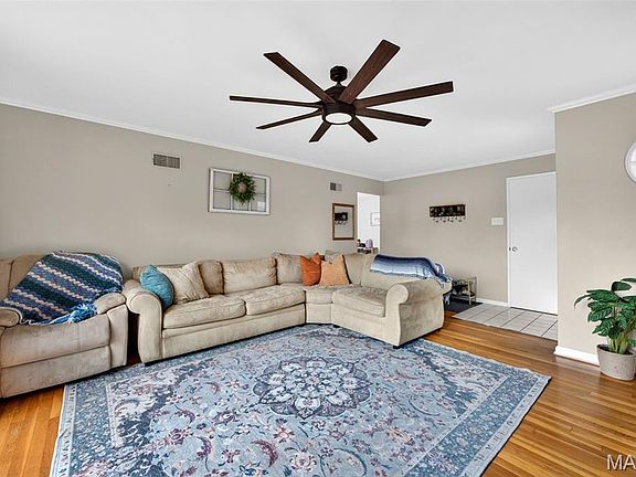 5th image of 8 Lila Ln