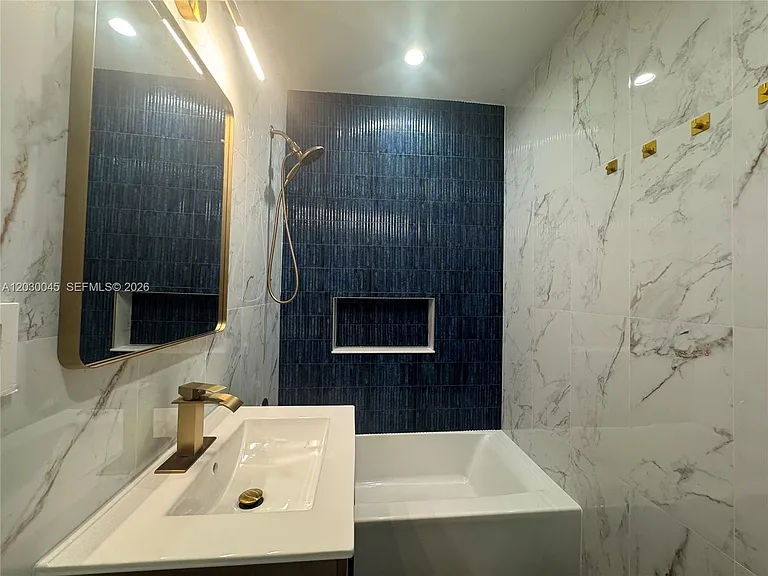 2137 Calais Dr #5 — Photo 23
