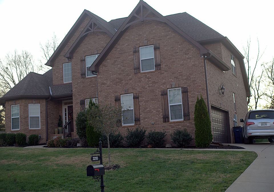 1st image of 3255 Mecklenburg Dr
