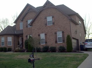 3255 Mecklenburg Dr, Columbia, TN 38401