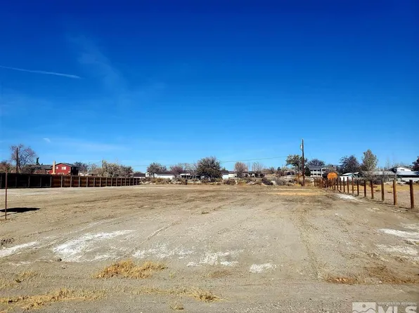 2713 Country Club Dr, Fallon, NV 89406