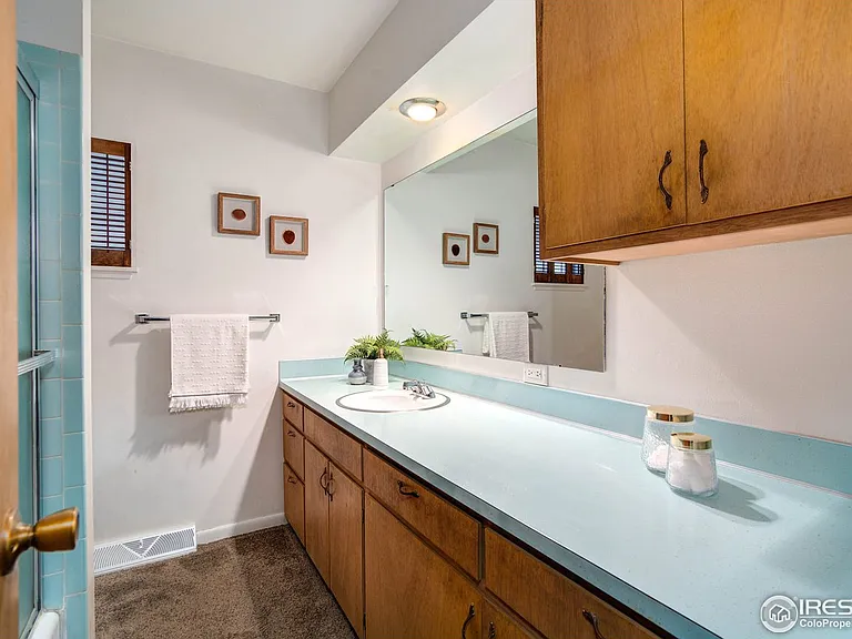 1033 Briarwood Rd — Photo 10