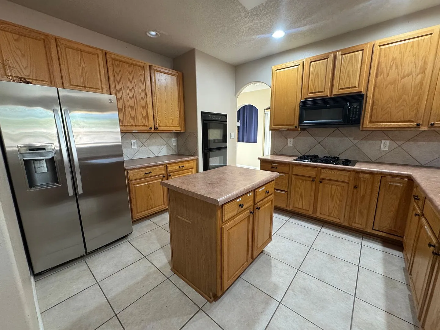 Enchanted Hills. Beautiful 5 bedroom 3 bath home in NE Rio Rancho. — Photo 2