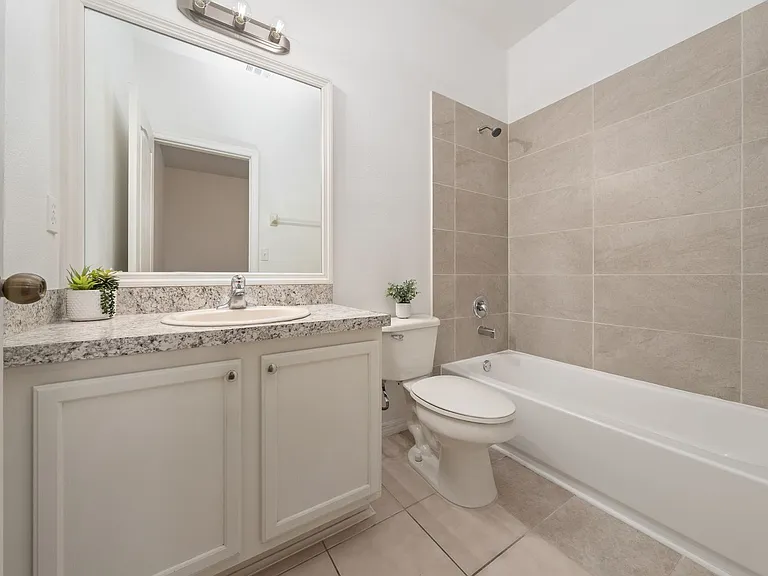 10612 Savannah Wood Dr — Photo 20