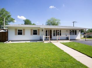 402 Montrose Dr, Romeoville, IL 60446