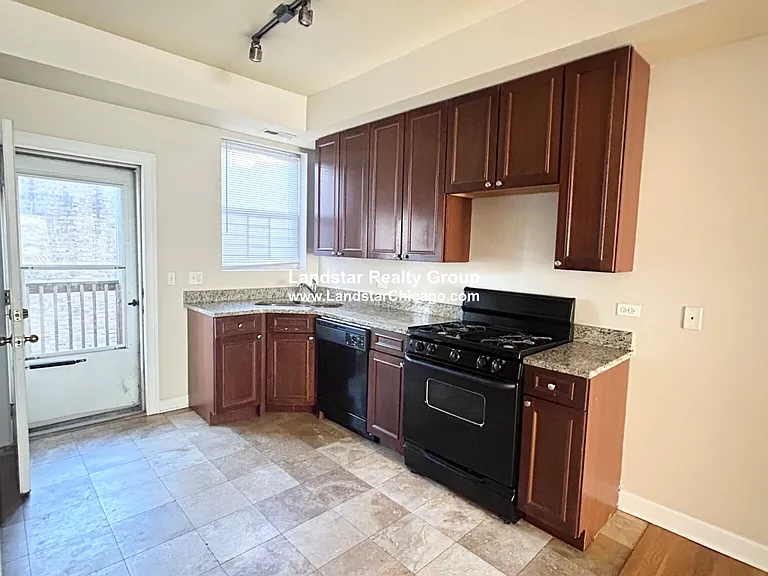 7460 N Greenview Ave #2 — Photo 4