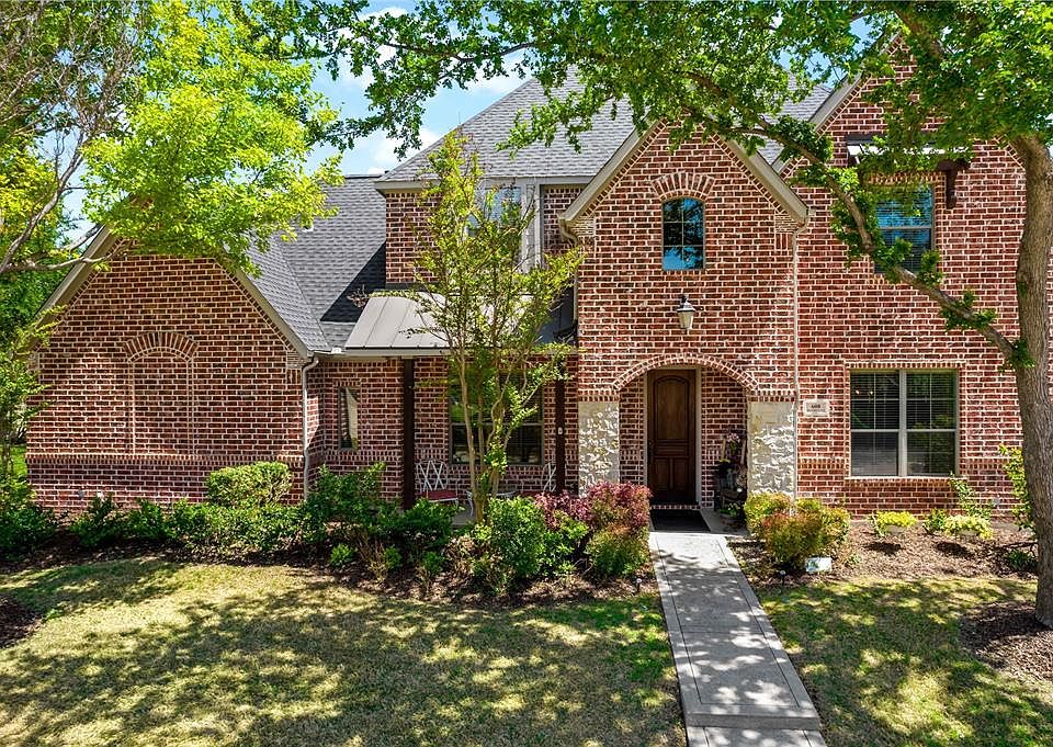 1st image of 608 Belford Pl