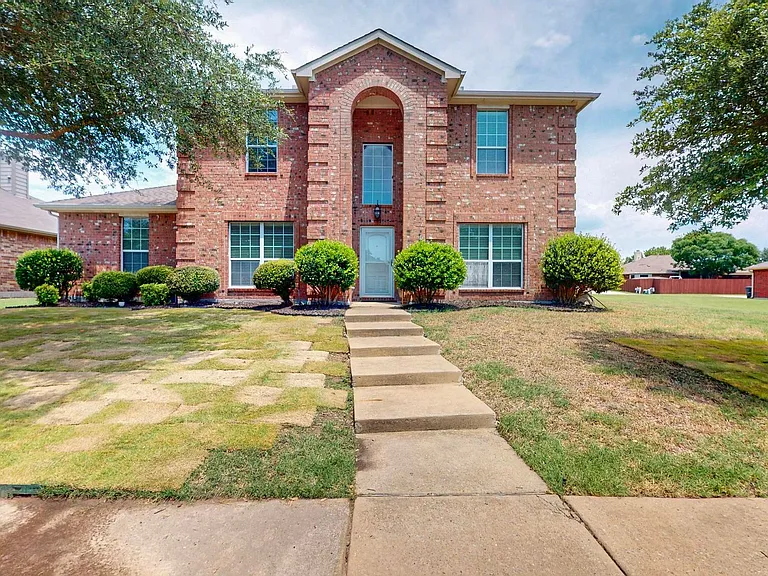 1236 Blue Brook Dr — Photo 1