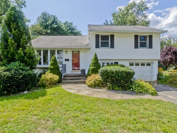 15 Central Ave, South Hadley, MA 01075