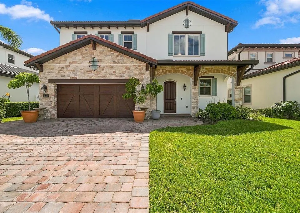 10397 Royal Cypress Way