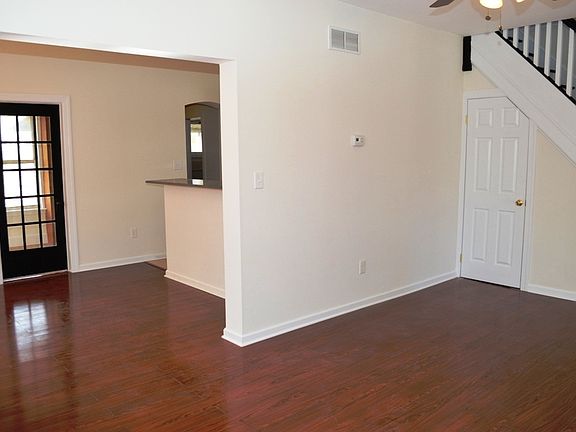 3rd image of 49 Manor Ave