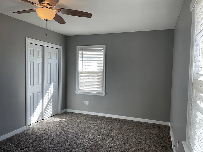 319 S East St — Photo 11