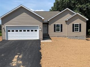 4561 Sunnyside Gott Rd, Bowling Green, KY 42103