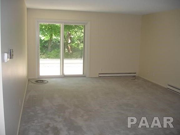 4th image of 7213 N Lakeside Ct #7