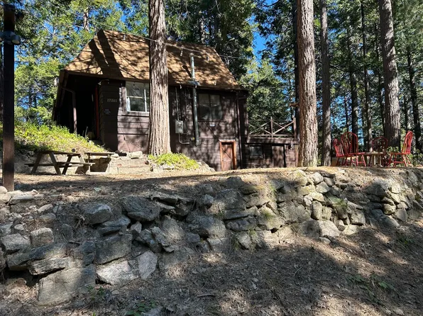 27202 Little Bear Rd, Blue Jay, CA 92317