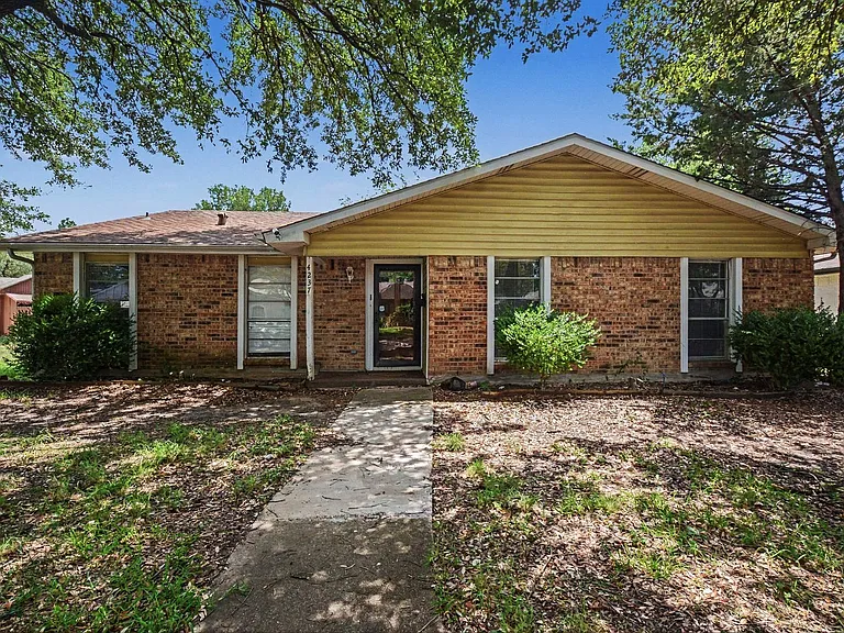 4237 Foliage Dr — Photo 3