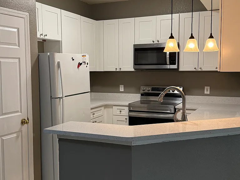 2000 Erving Cir #GROUND FLOOR — Photo 1