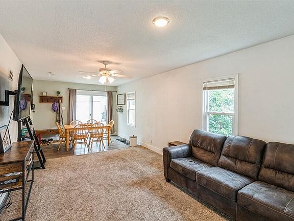 4th image of 109 Cherry Ave