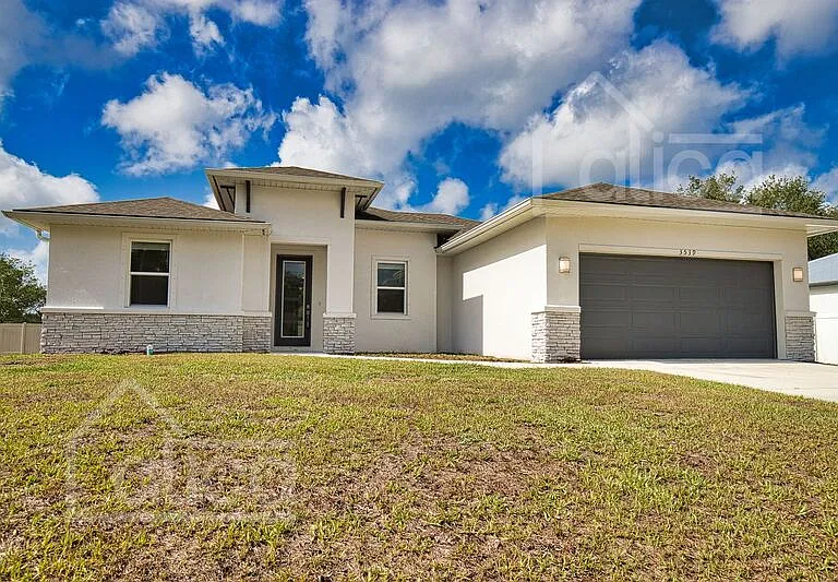 3539 Donahue Ave — Photo 1