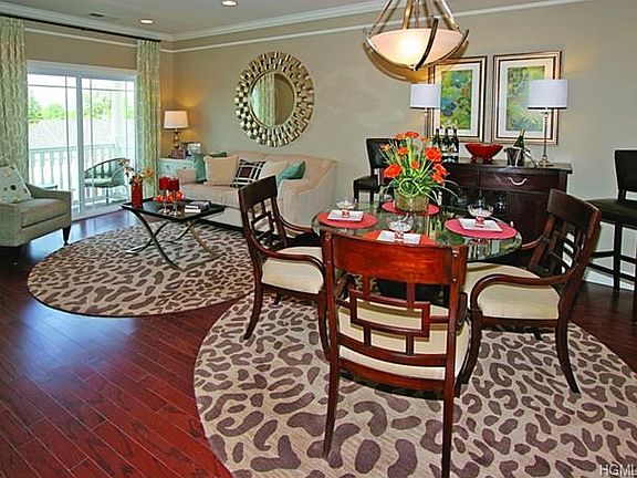 Dining room (from different model)