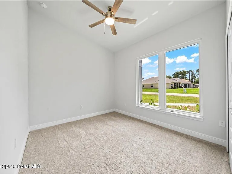 407 Cellini Ave NE — Photo 27