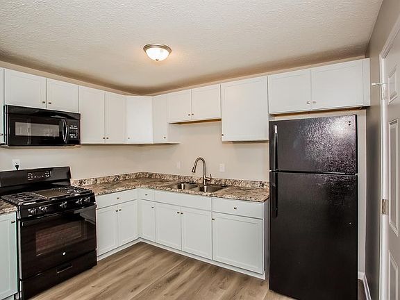 3rd image of 7643 E 37th Pl