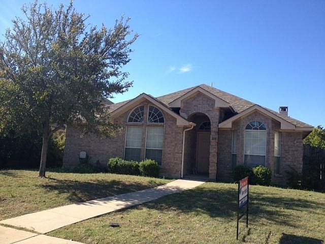 1st image of 558 Continental Dr