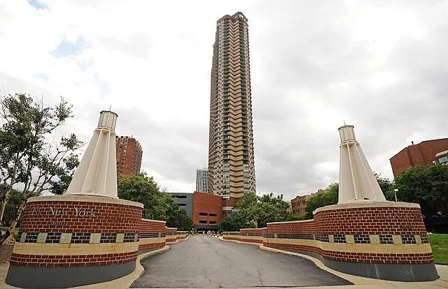 3660 N Lake Shore Dr #4011/4012