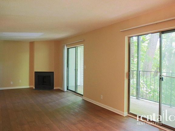 5th image of 238 Highwood Ct