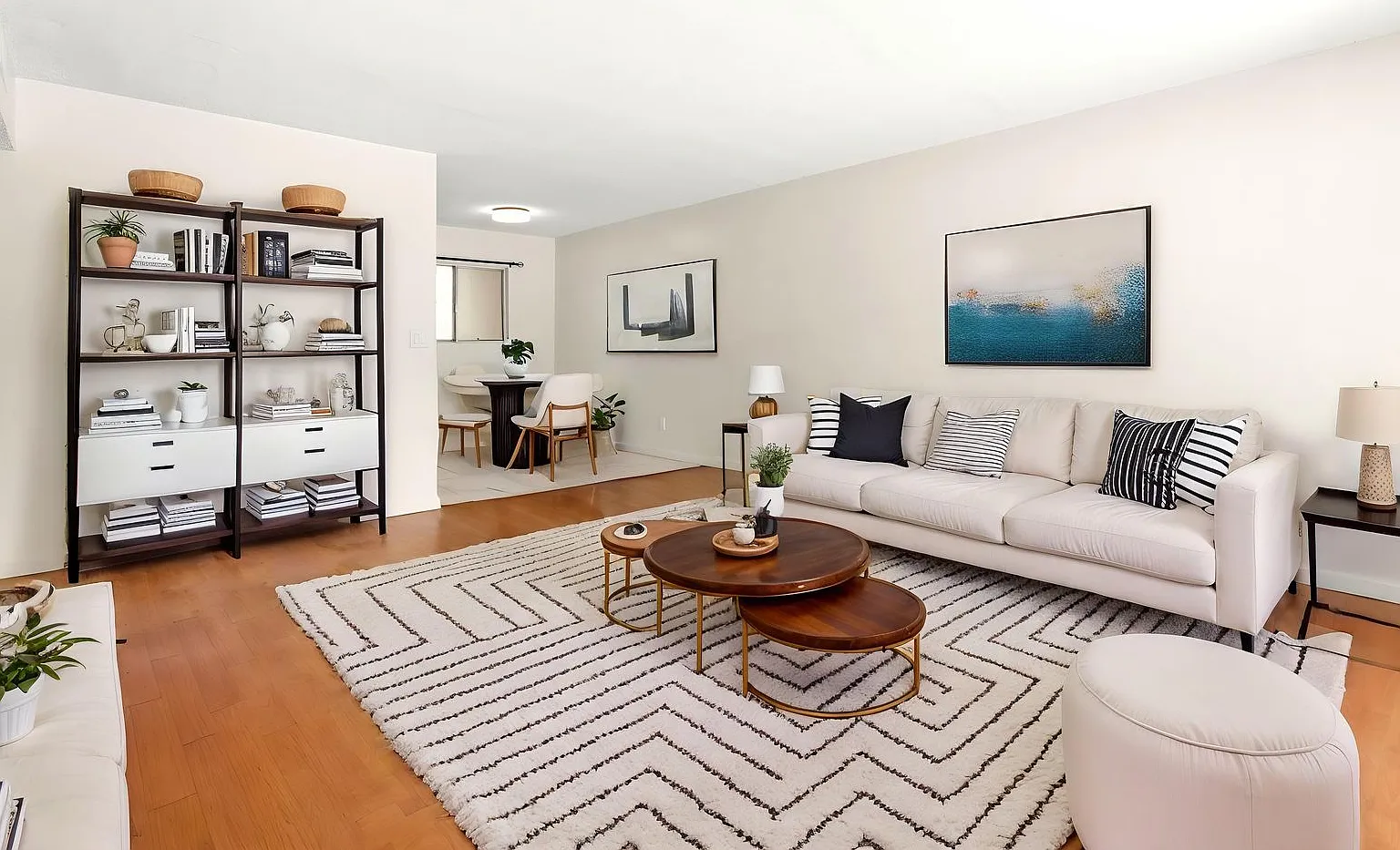 (El/Ti/Yo:B) 5139 White Oak Avenue — Photo 4