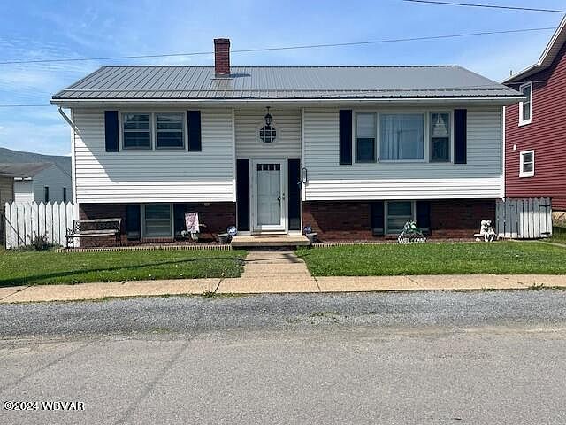 1st image of 517 Depot St