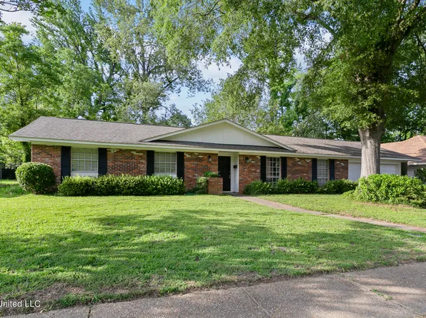 1383 Riverwood Dr, Jackson, MS 39211