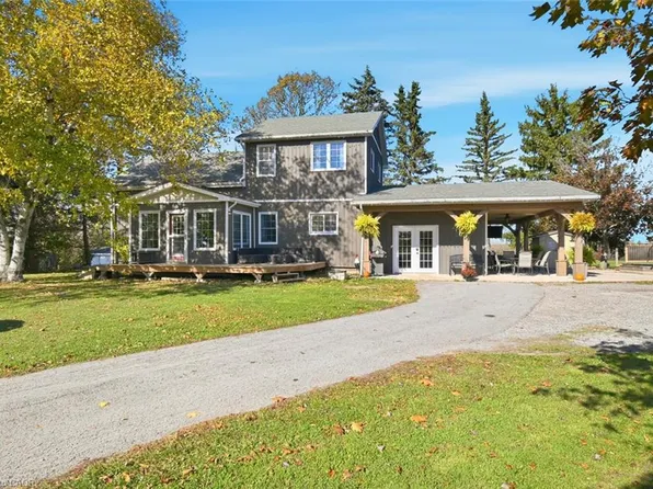 9043 Ridge Rd, Niagara Falls, ON L3B 5N7