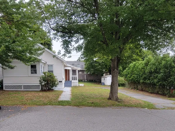185 Dracut St, Lowell, MA 01854