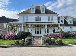 305 Parkridge Ave, Chapel Hill, NC 27517