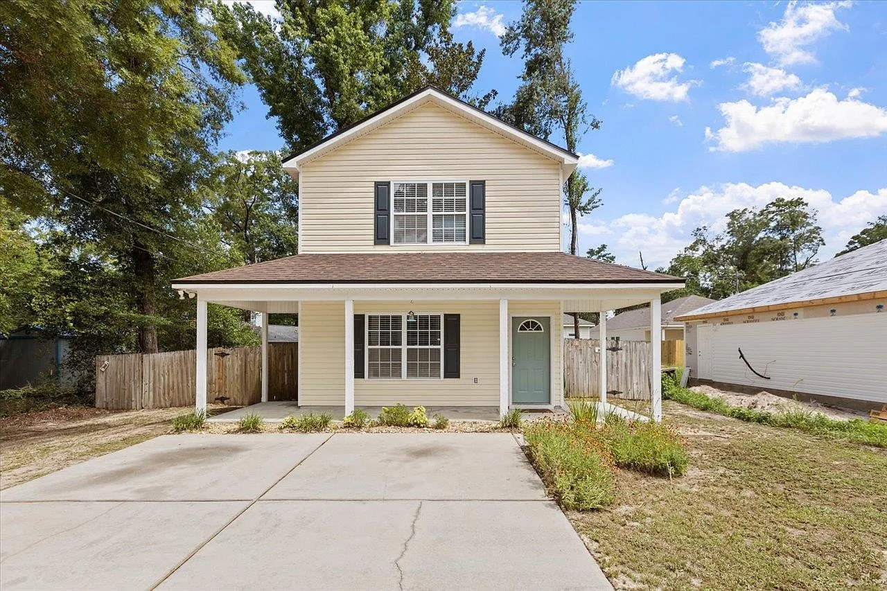 2 bed, 2.0 bath, 1200 sqft, $1,600 — Photo 1