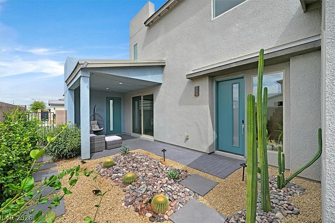 3 bed, 2.5 bath, 2917 sqft, $4,500 — Photo 2