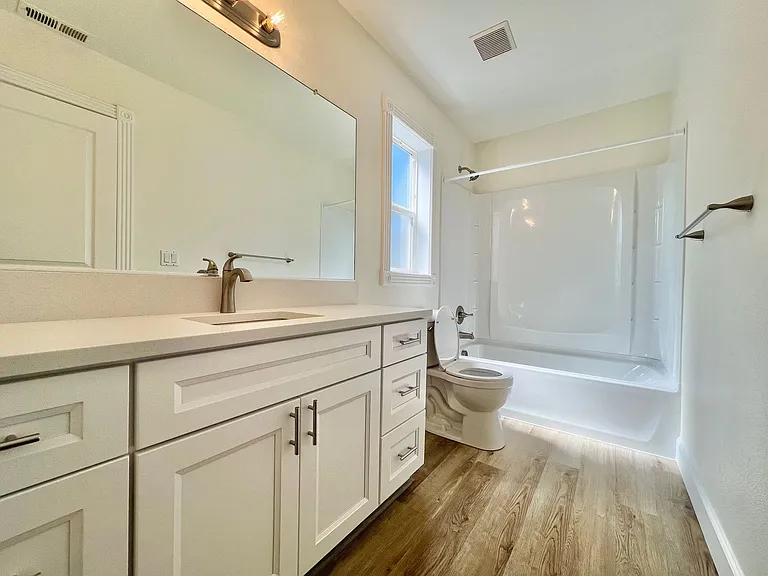 16733 NE Halsey St — Photo 23