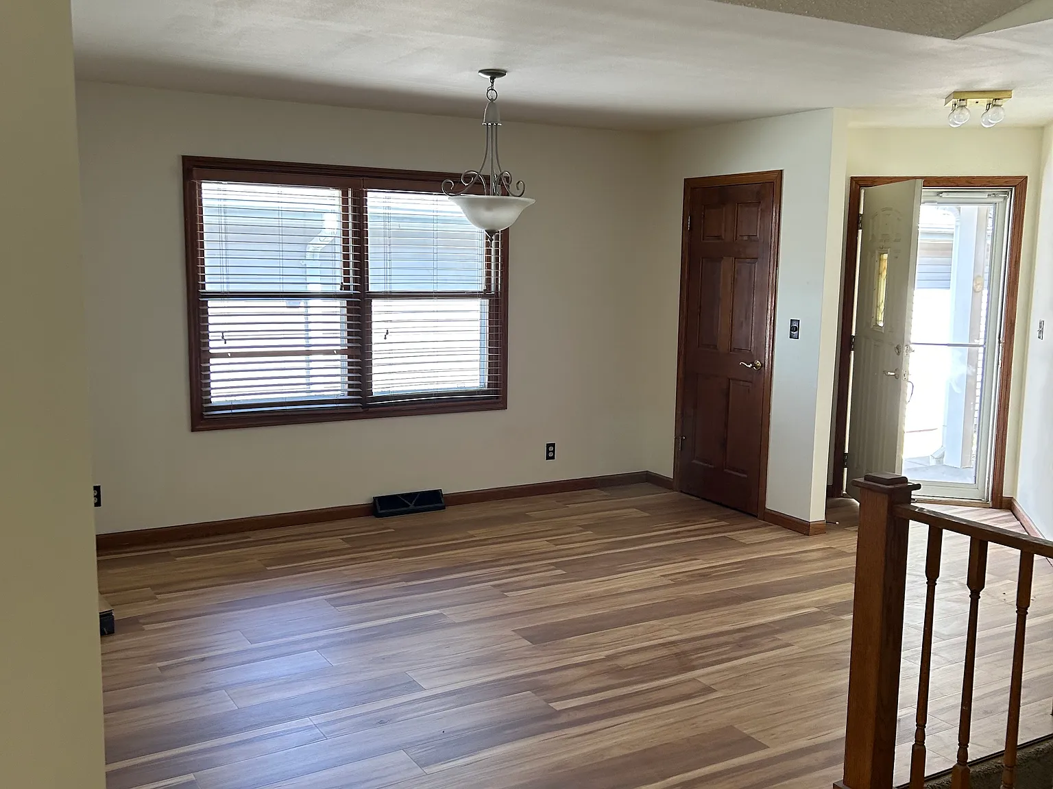 3 bed, 1910 sqft, $2,900 — Photo 3